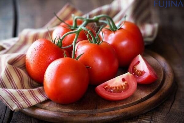 cà chua giúp da trắng sáng và căng mịn 1