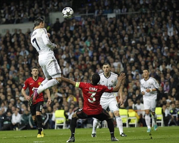 Ronaldo nhảy cao đánh đầu cao nhất bao nhiêu mét